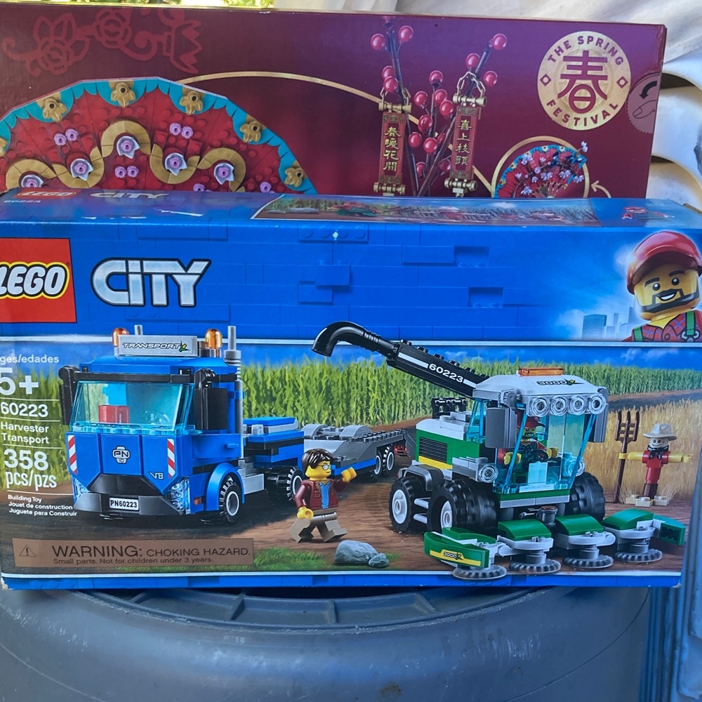 LEGO City Recycling Truck and Lego Chinese new year good fortune Sets - Picture 3 of 7